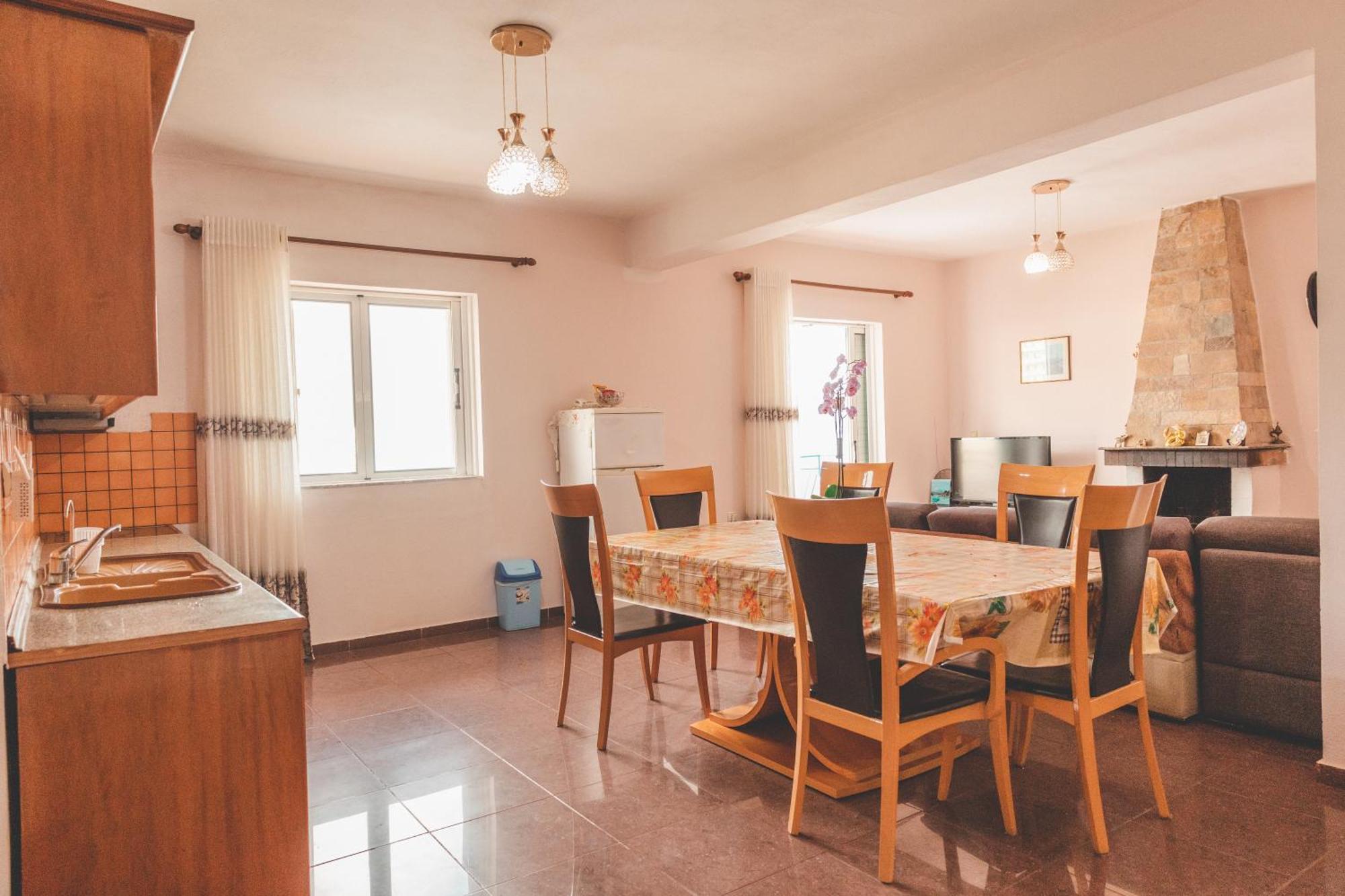 Beachfront Apartment Himarë Extérieur photo