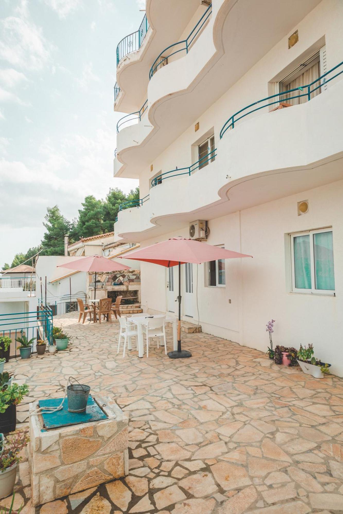 Beachfront Apartment Himarë Extérieur photo