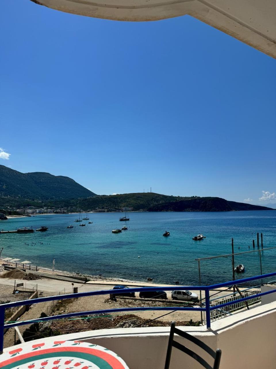 Beachfront Apartment Himarë Extérieur photo