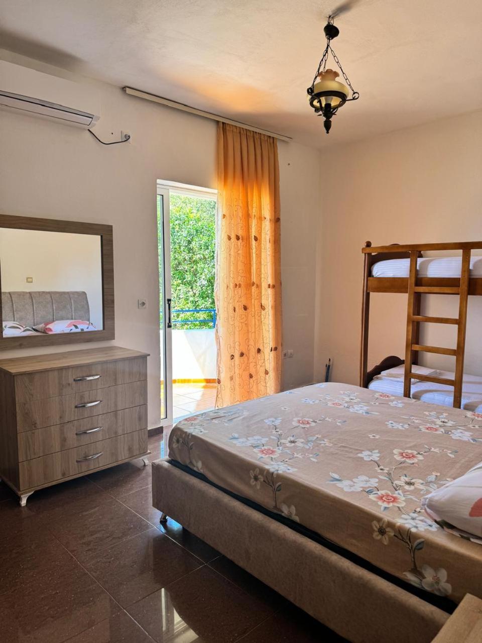 Beachfront Apartment Himarë Extérieur photo