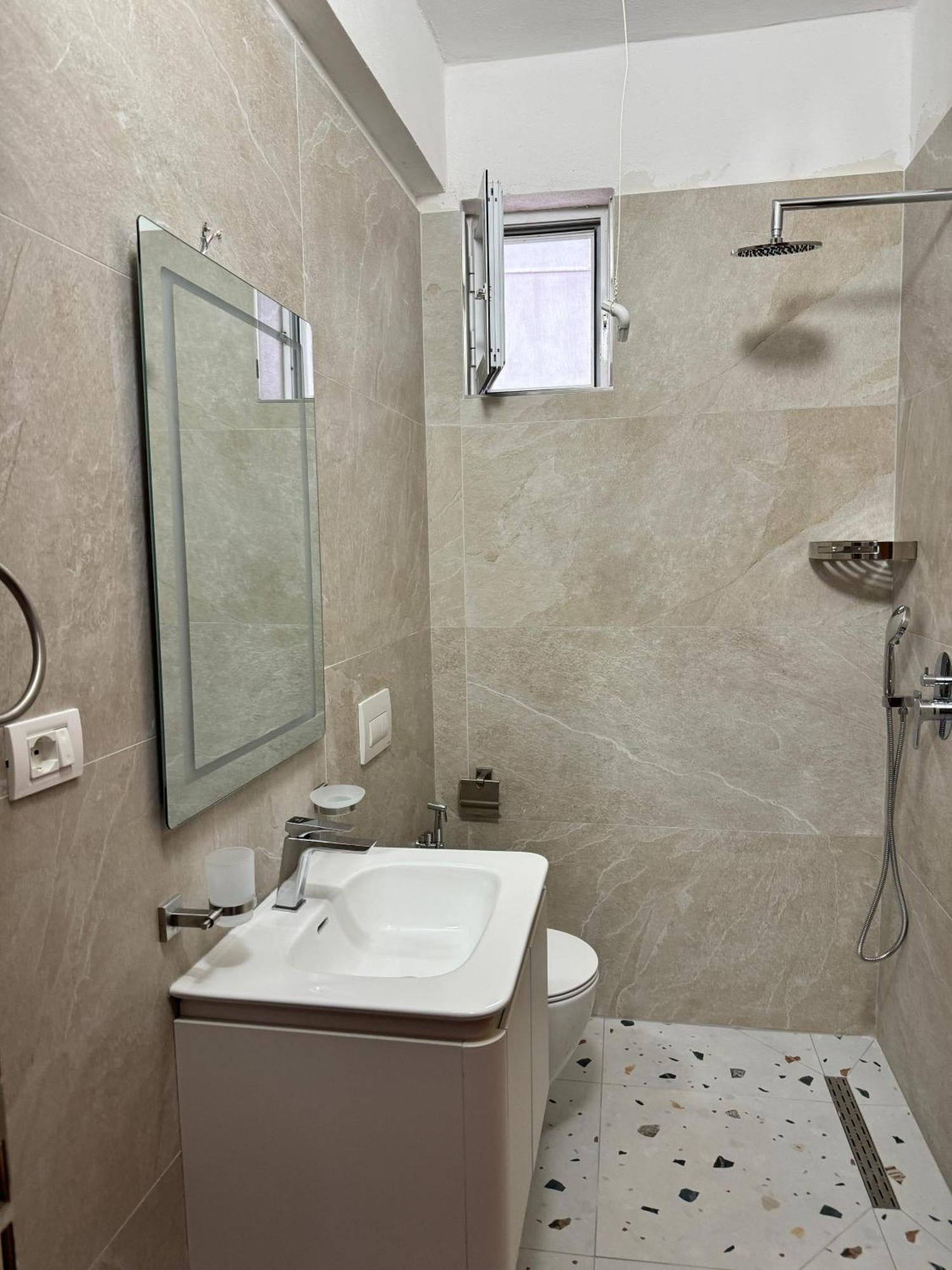 Beachfront Apartment Himarë Extérieur photo