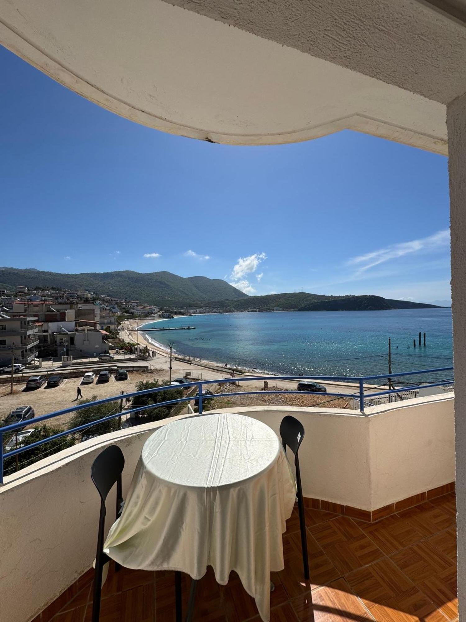 Beachfront Apartment Himarë Extérieur photo